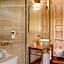 Chianti B&B Design infinity pool shared