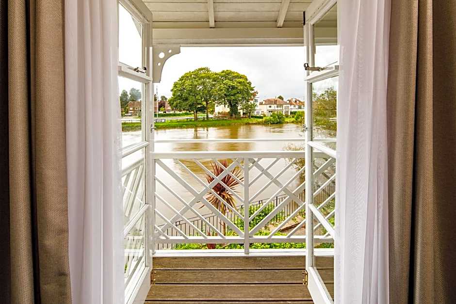 Sunday London Staines-upon-Thames Heathrow T5