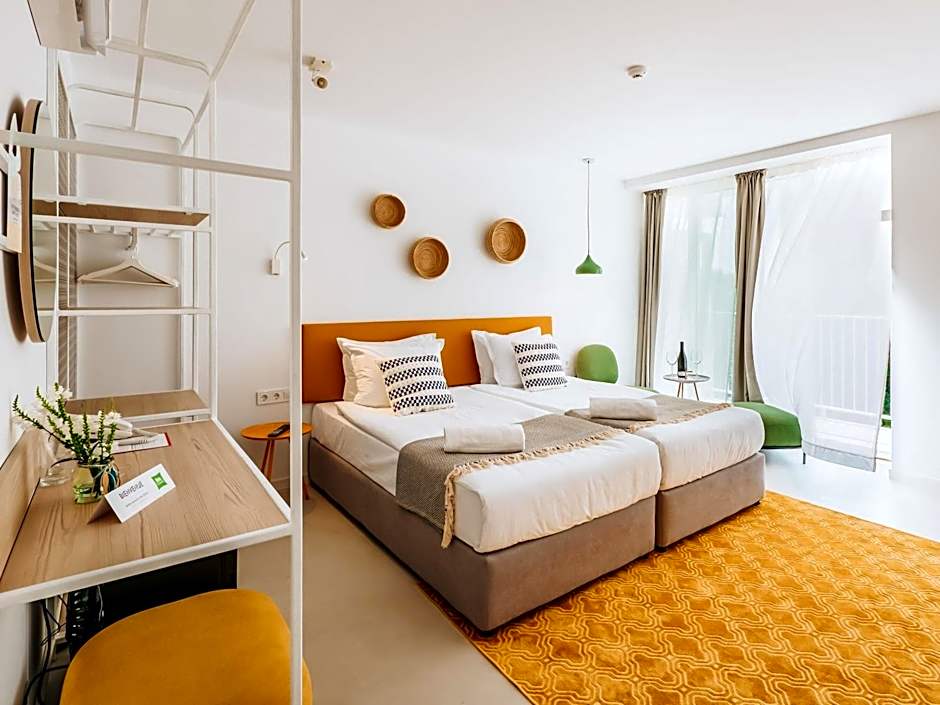 ibis Styles Golden Sands Roomer Hotel