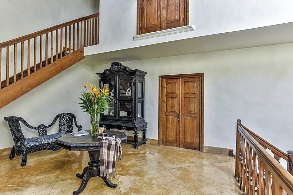 Thambili House by Edwards Collection