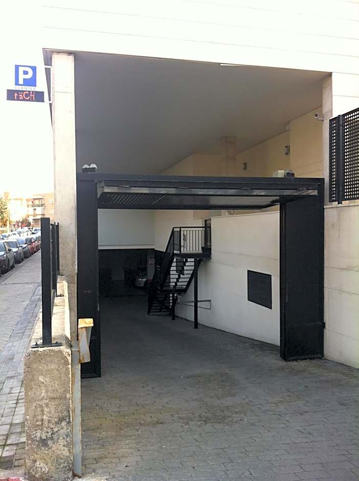 täCH Madrid Airport