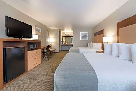 Queen Room with Two Queen Beds and Roll-In Shower - Mobility Accessible