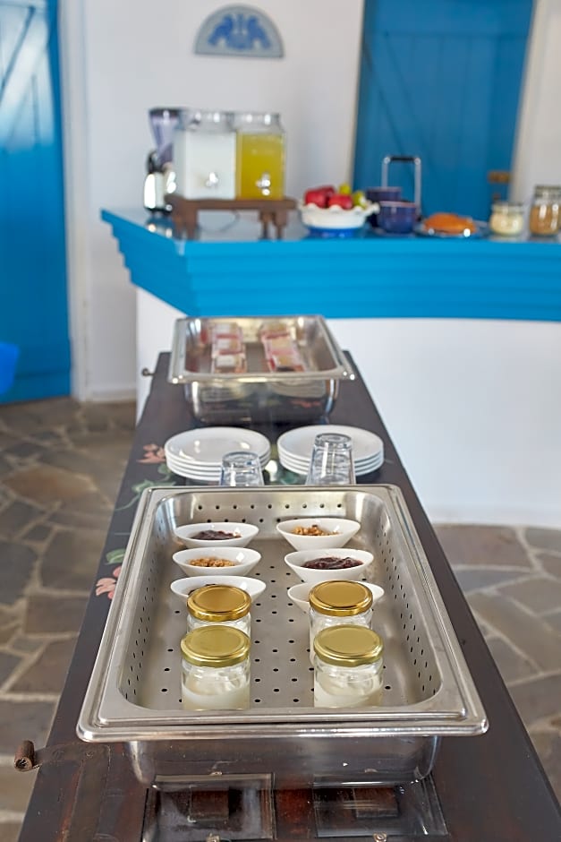 Kerame Hotel & Studios