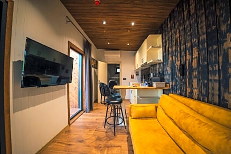 Delexue Tiny House with Garden View