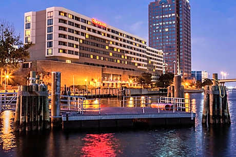 Sheraton Norfolk Waterside Hotel