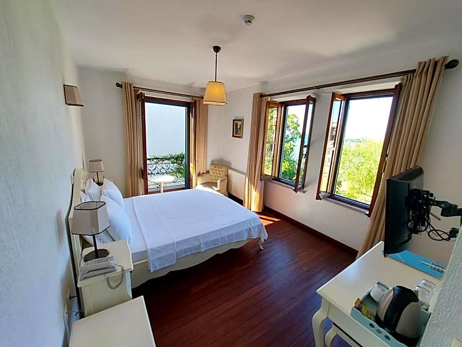 Ferahi Evler Ayvalık