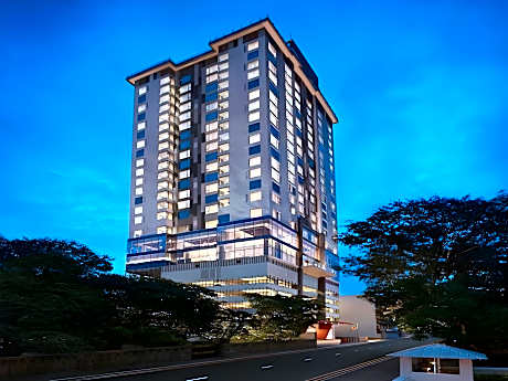 Cinnamon Red Colombo