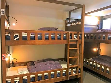 Family Room (1-4 beds)