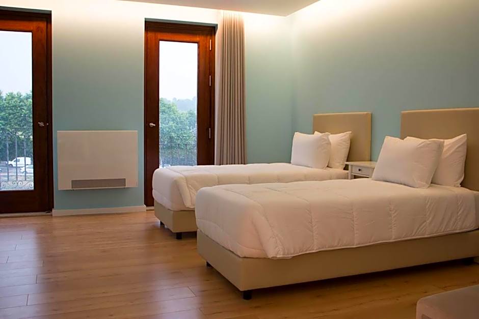 Feira Hostel & Suites