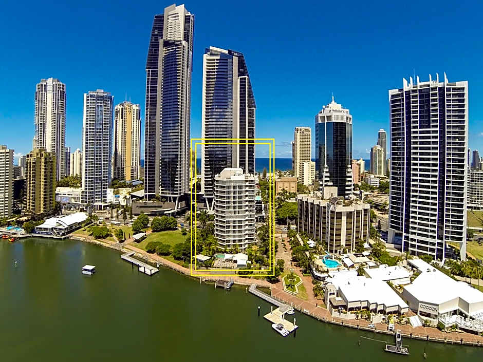 Moorings On Cavill Surfers Paradise