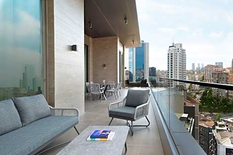 5 Bedroom Penthouse Apartment, City view, Corner room, Roof Top Terrace