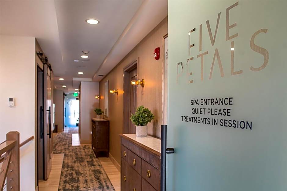 Cliffrose Springdale, Curio Collection by Hilton