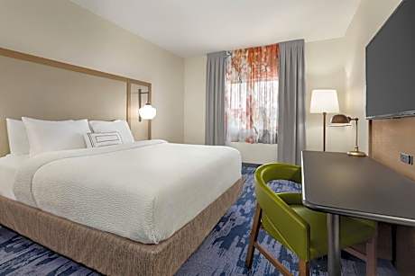 King Room with City View - Hearing Accessible