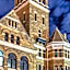 City Hall Grand Hotel