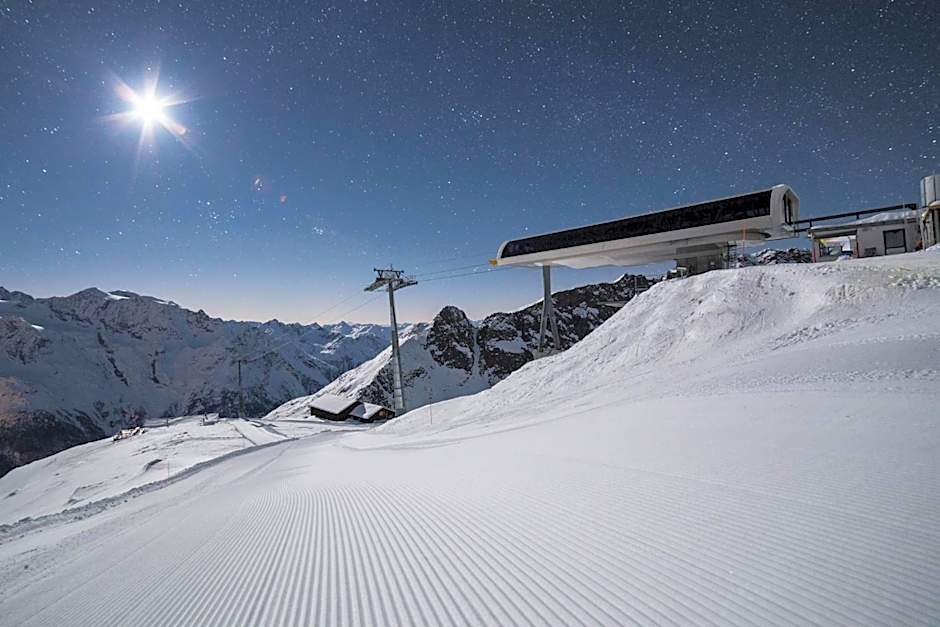 Loftsuite Hotel Saas