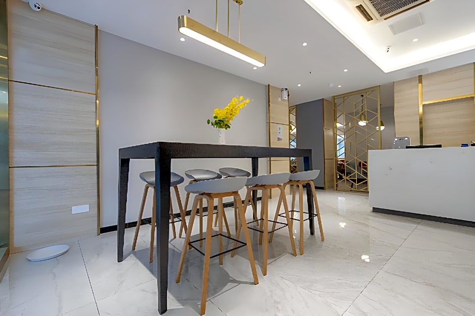 Borrman Hotel Mianyang Fucheng District High-speed Railway Station