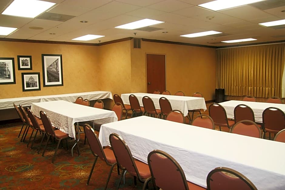 Auburn Place Hotel And Suites