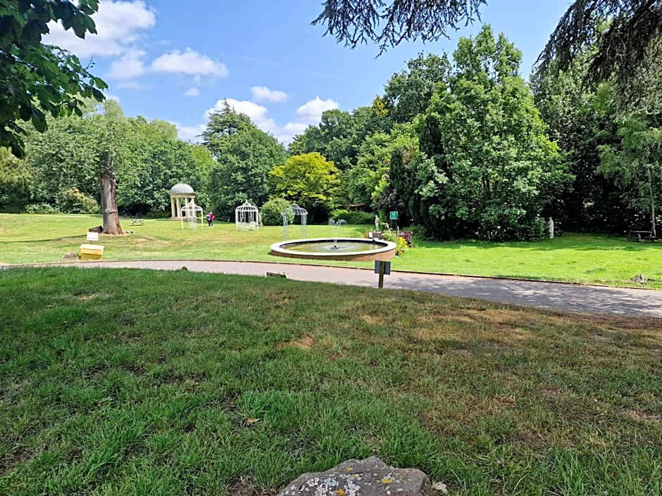 Britannia Royal Court Hotel