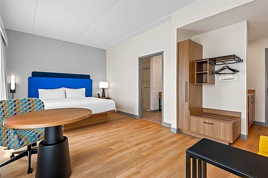 Foto 1 di 11 di Studio 1 King Bed Suite