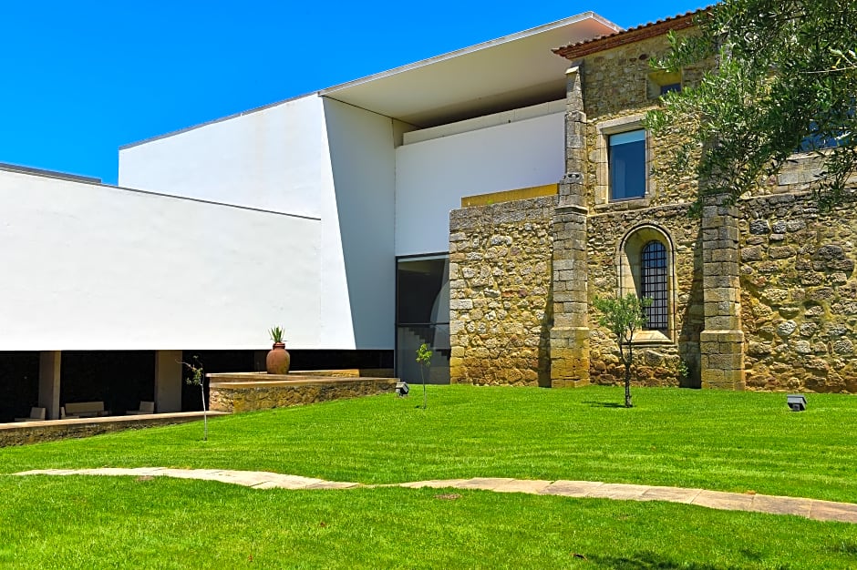 Pousada Convento de Arraiolos - Historic Hotel