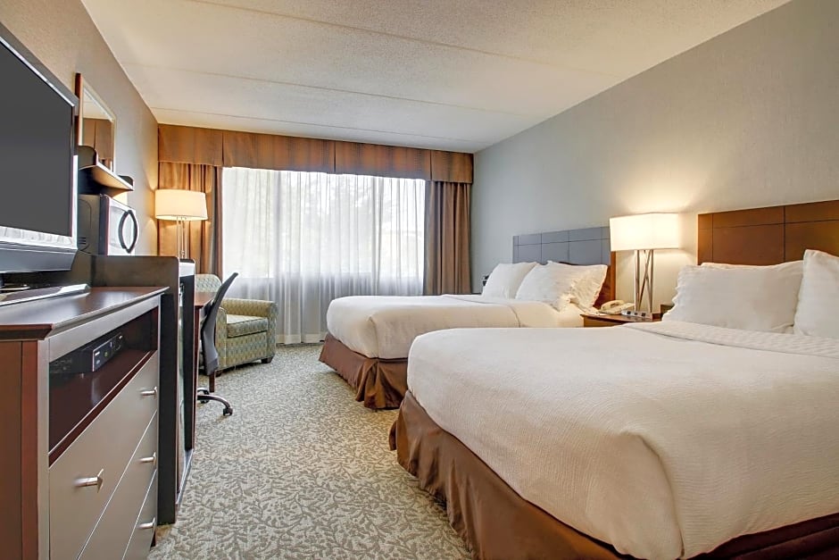 Holiday Inn Westbury-Long Island by IHG