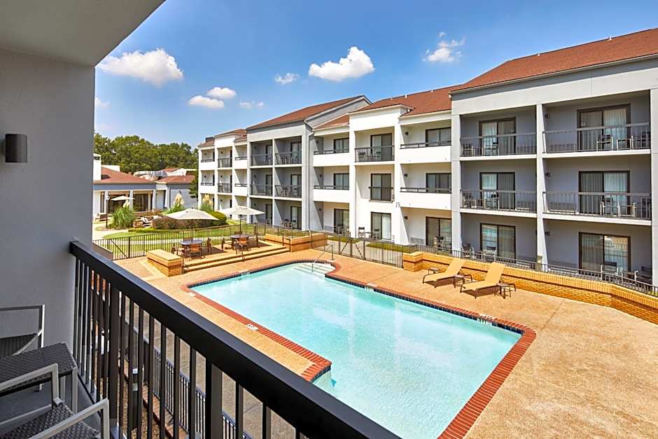 Courtyard by Marriott Memphis East/Park Avenue