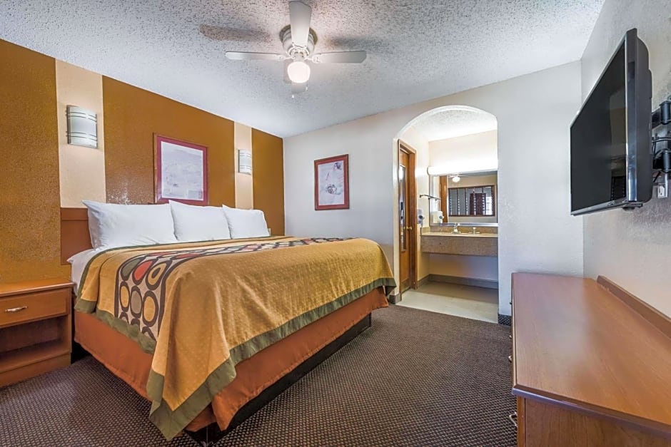 Super 8 by Wyndham Waco/Mall area TX