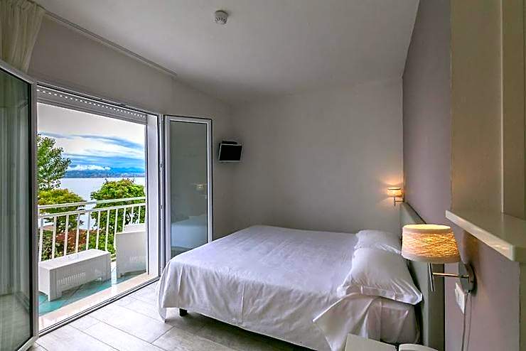 Hotel Saviola