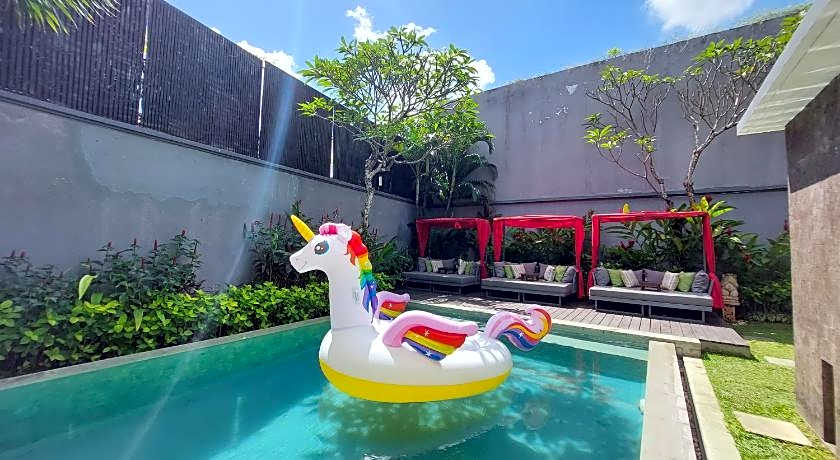 Seminyak Icon - by Karaniya Experience