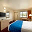 Travelodge by Wyndham Niagara Falls