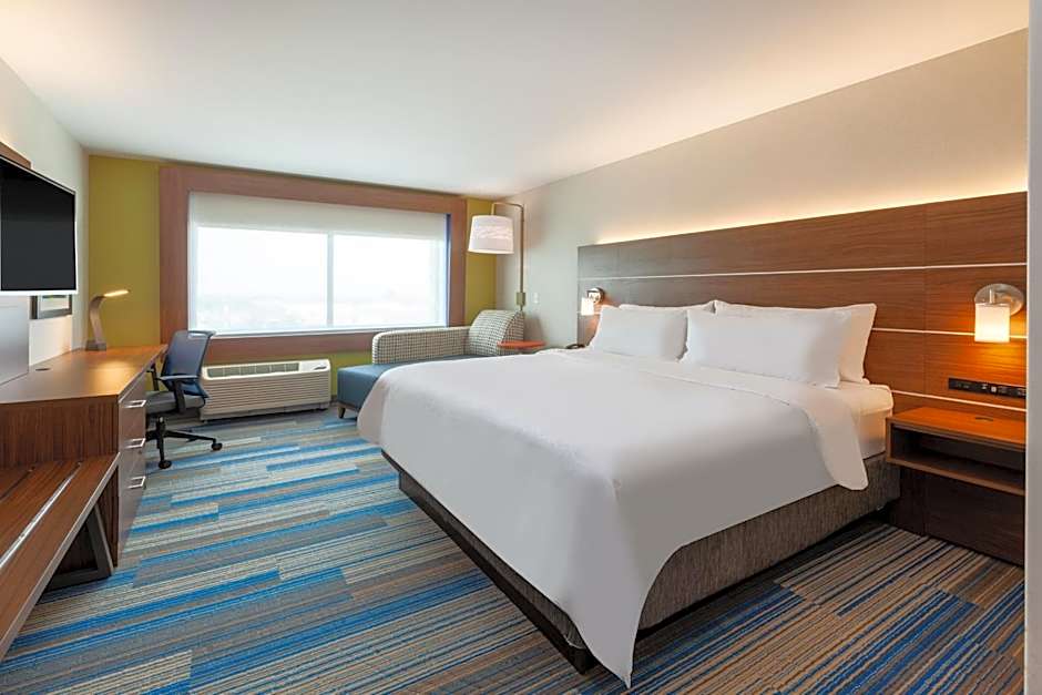 Holiday Inn Express and Suites Brunswick By IHG