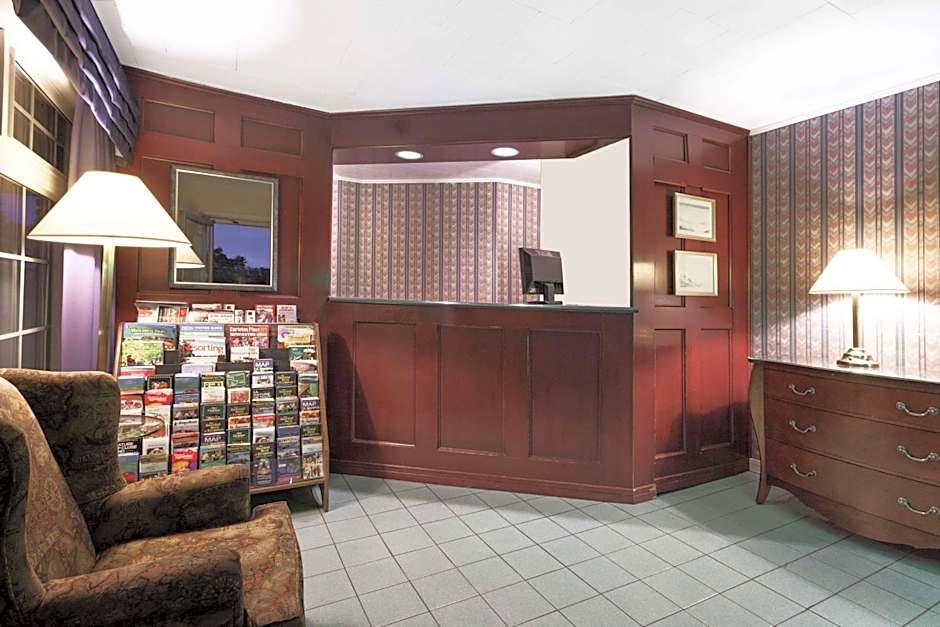 Knights Inn Kingston