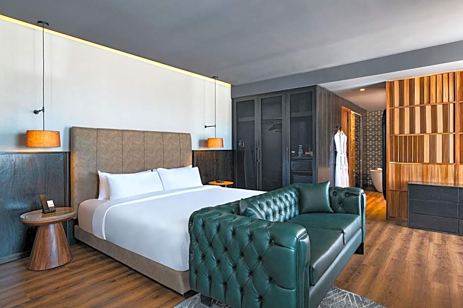 VETTA, DISTRITO UNO, AUTOGRAPH COLLECTION