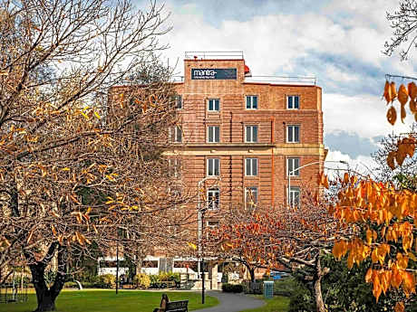 Mantra One Sandy Bay Road