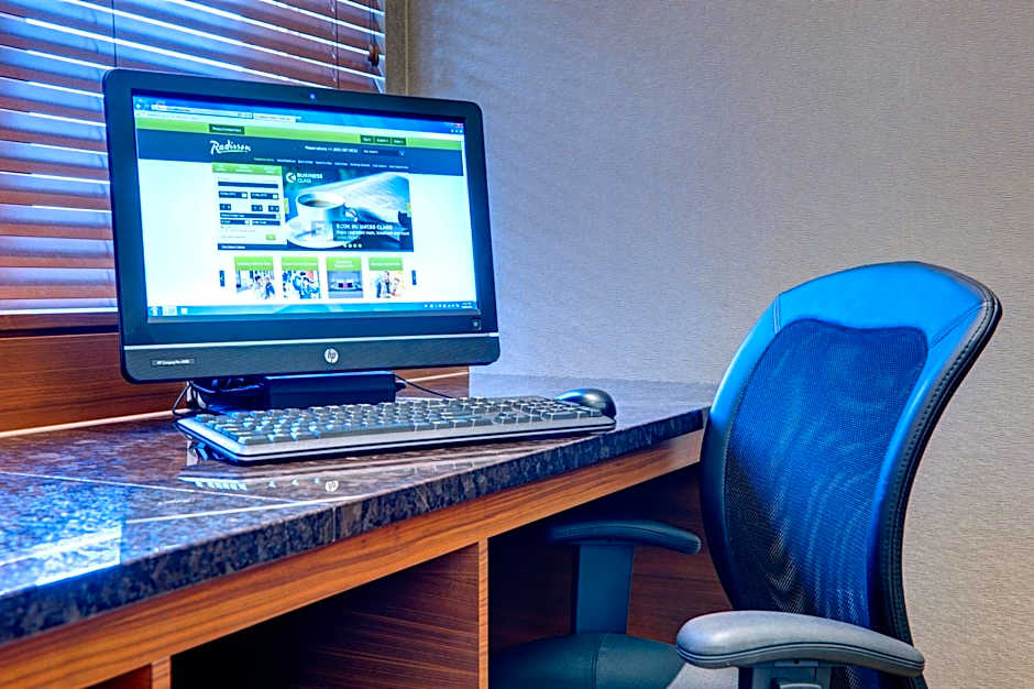 Radisson Hotel & Suites Fort Mcmurray