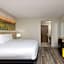 Days Inn and Suites by Wyndham Kansas City South