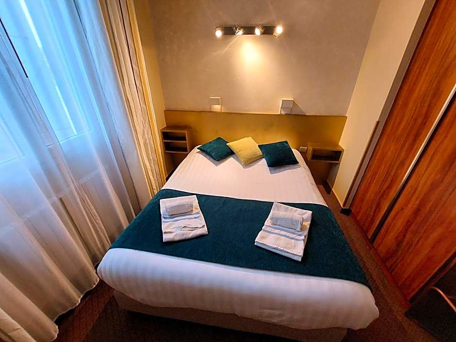 Logis Hôtels - Hôtel et Restaurant Le Lion d'Or