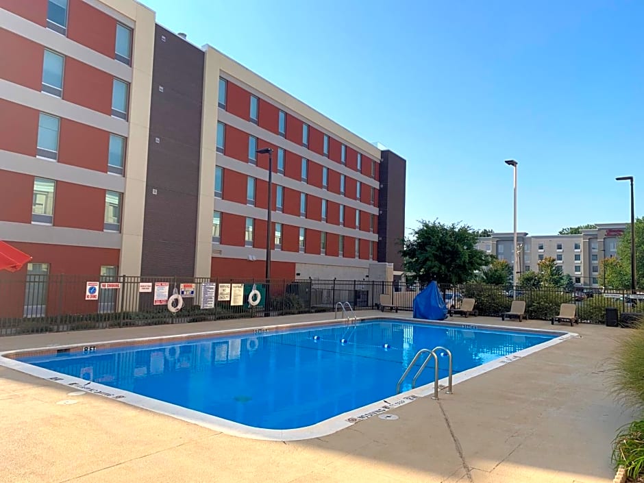 Holiday Inn Charlotte Airport by IHG