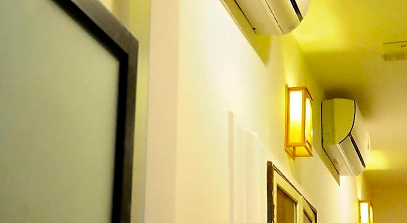 Thirty Three Stewart Houze Guest House