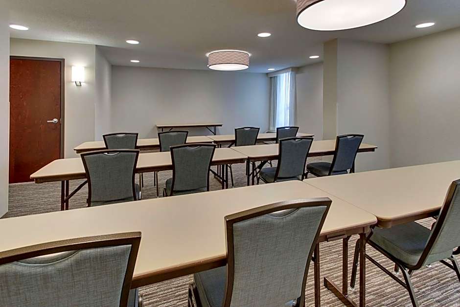 Pear Tree Inn St. Louis Airport