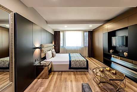 Deluxe Two-Bedroom Suite