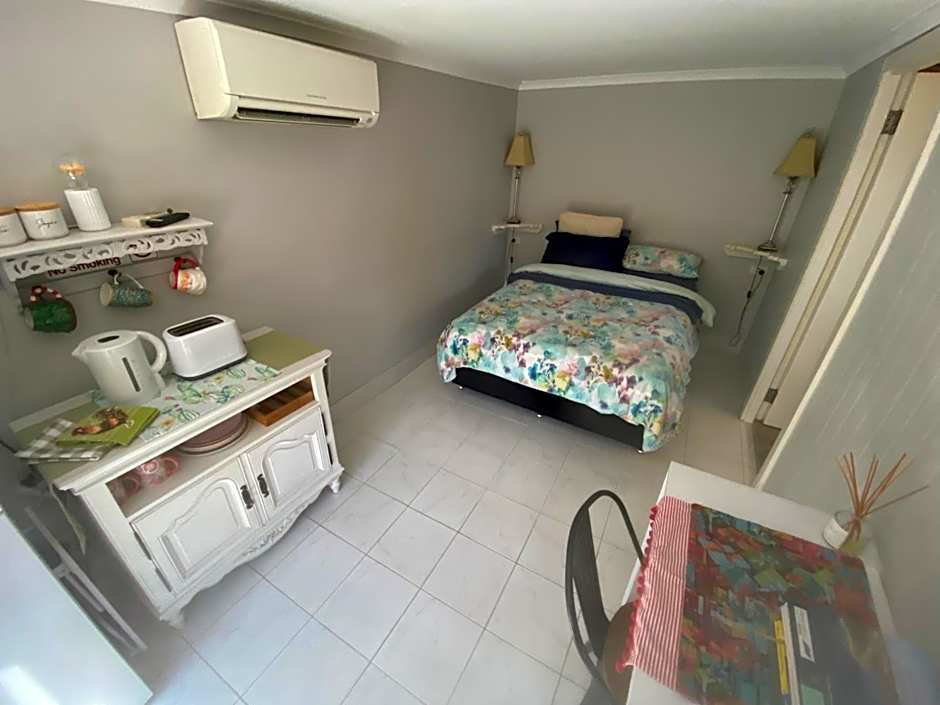 Churchill's B&B twin spa getaway Studio