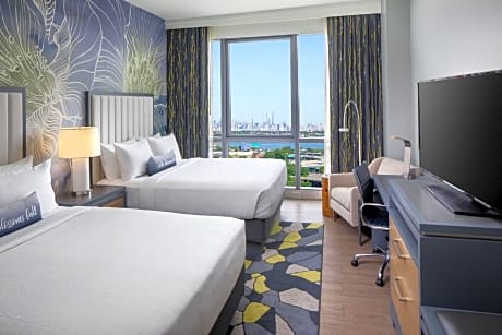 Standard Queen Room with Two Queen Beds and Manhattan View 