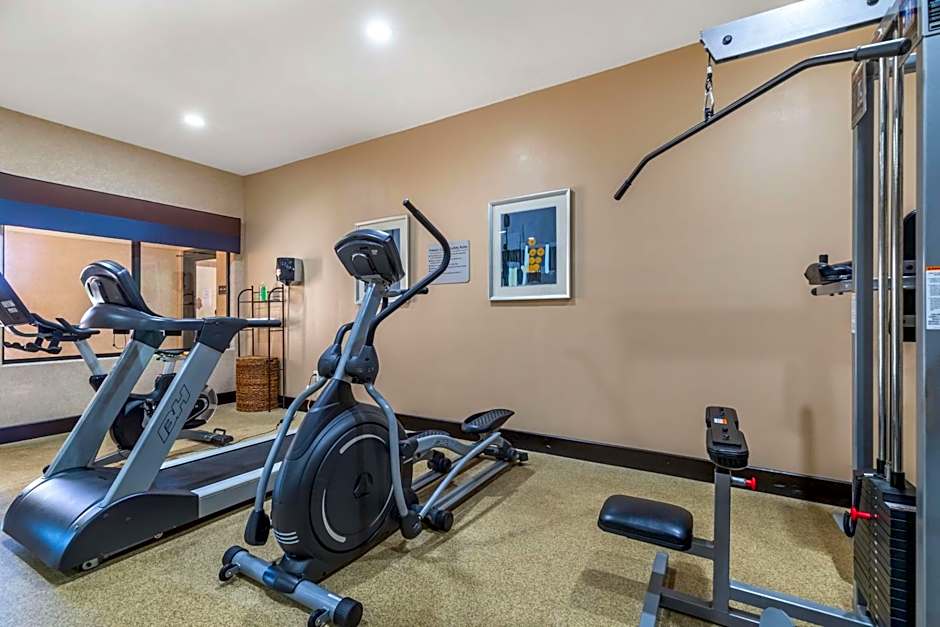 Best Western Plus Lytle Inn And Suites