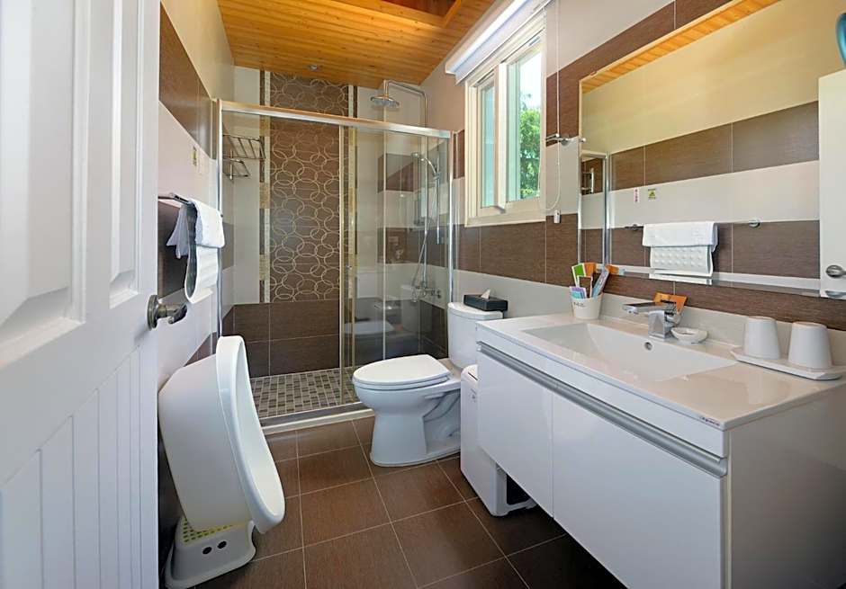 Dancing Butterfly Inn Family sliding BnB