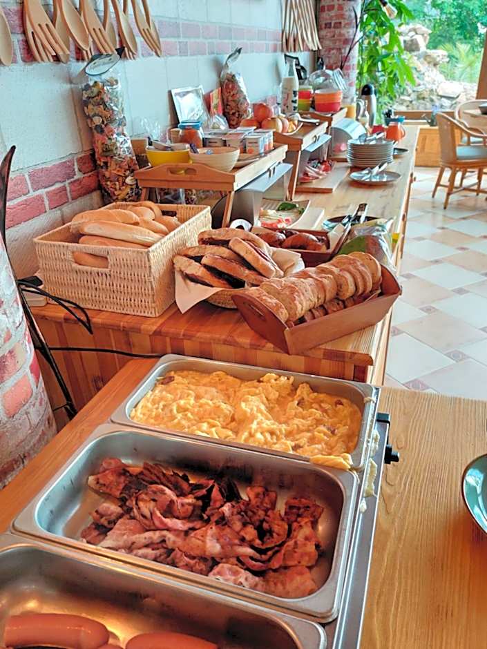 Platan Garden Rooms & Restaurant