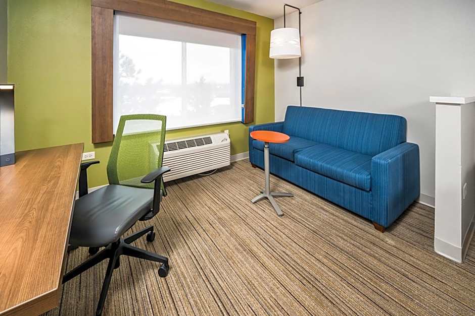 Holiday Inn Express Chicago Northwest-Vernon Hills By IHG