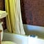 Oaktree Inn & Suites Oklahoma
