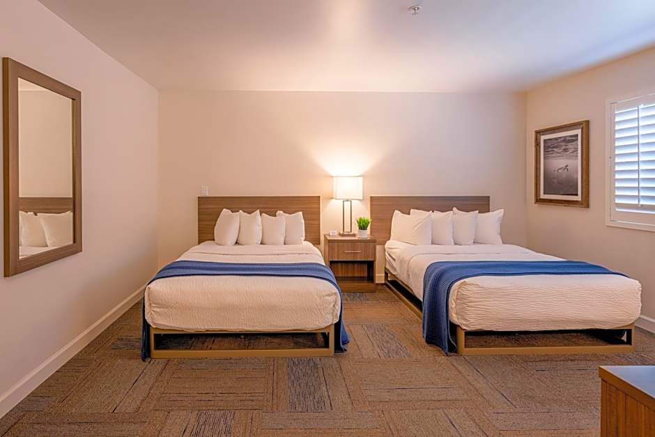 Inn At Moss Landing Point