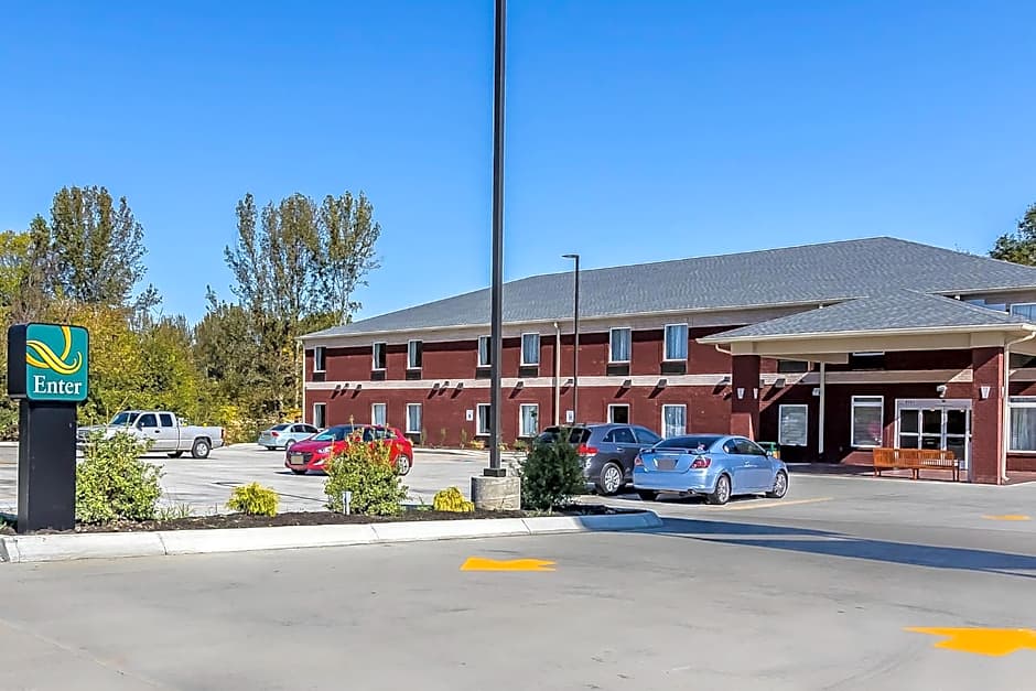 Photo 1 of 26 of Quality Inn Pleasant View